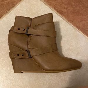 Charlotte Russe | Wedged Boots | Size: 7